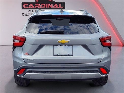 Used 2025 Chevrolet Trax LT w/ Driver Confidence Package image 5