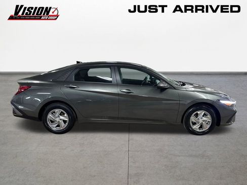 New 2026 Hyundai Elantra SE image 4