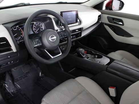 Certified 2024 Nissan Rogue SV FWD image 19