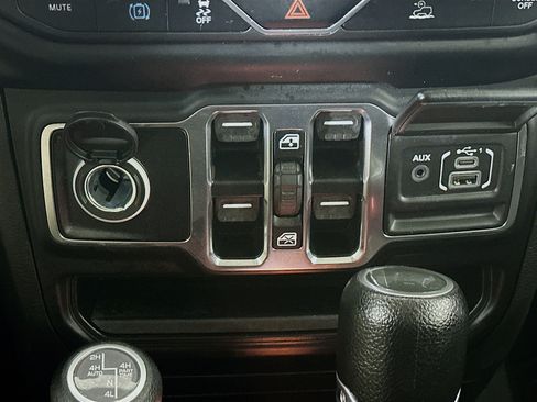 Used 2023 Jeep Wrangler Unlimited w/ Cold Weather Group AWD/4WD image 25