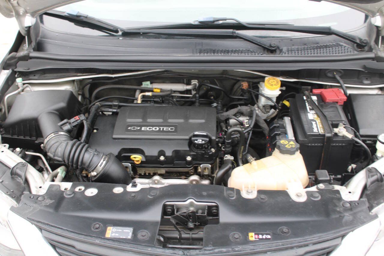 Used 2020 Chevrolet Sonic LT FWD image 21