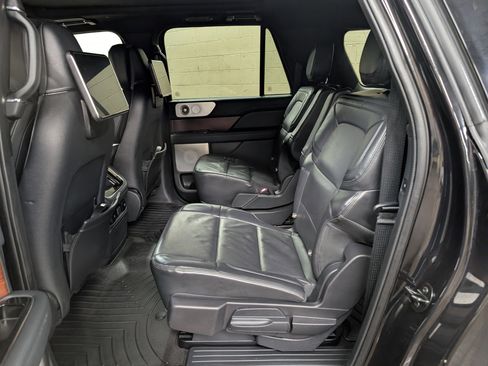 Used 2023 Lincoln Navigator L Reserve image 7