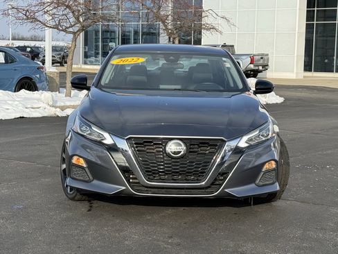 Used 2022 Nissan Altima 2.5 SR image 2