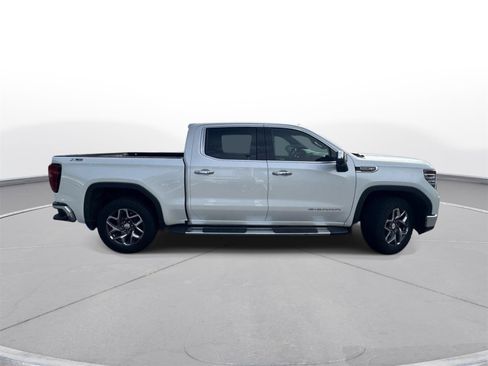 Used 2022 GMC Sierra 1500 SLT w/ SLT Premium Plus Package AWD/4WD image 5
