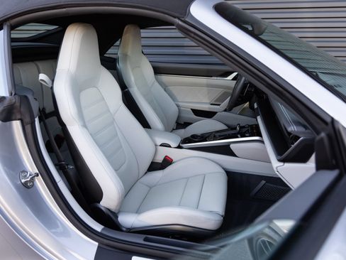 Certified 2021 Porsche 911 Turbo S AWD/4WD image 32