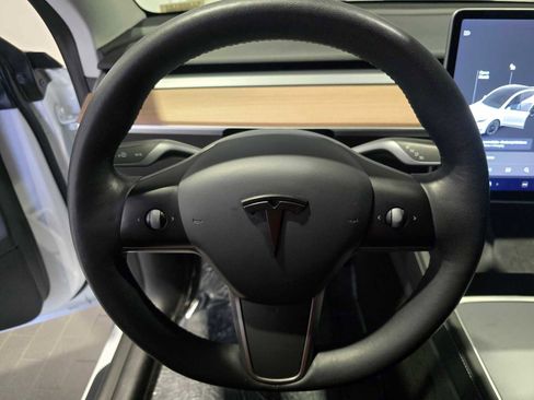 Used 2021 Tesla Model Y Long Range image 25
