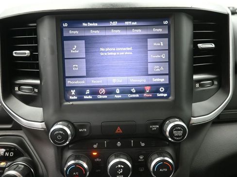 Used 2019 RAM 1500 Big Horn AWD/4WD image 4
