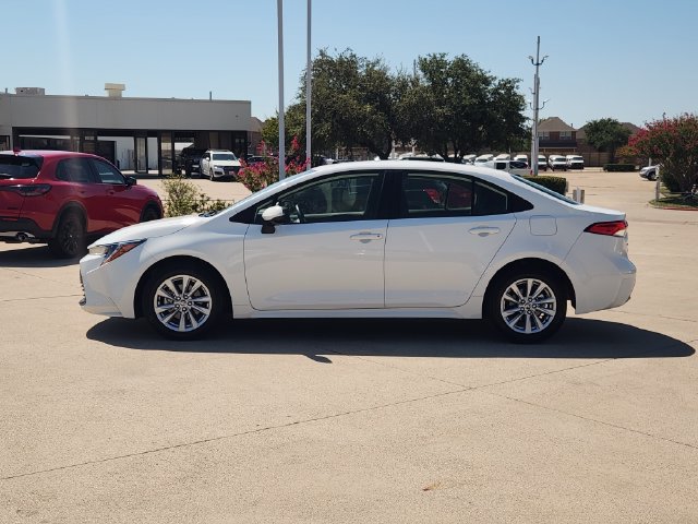 Used 2026 Toyota Corolla LE w/ LE Premium Package FWD image 12