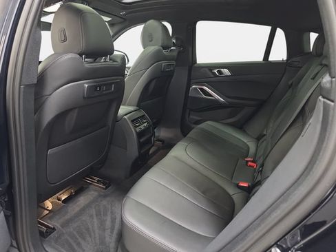 Used 2022 BMW X6 xDrive40i w/ M Sport Package AWD/4WD image 12