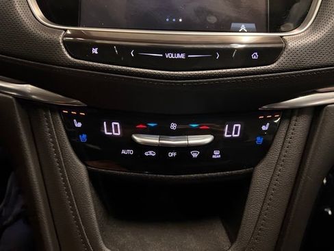 Used 2018 Cadillac XT5 Premium Luxury w/ Driver Assist Package AWD/4WD image 29
