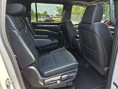 Used 2025 Cadillac Escalade ESV Sport w/ LPO, ONYX Package AWD/4WD image 19