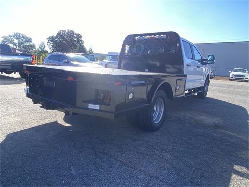 New 2026 Ford F350 XL w/ XL Chrome Package image 4