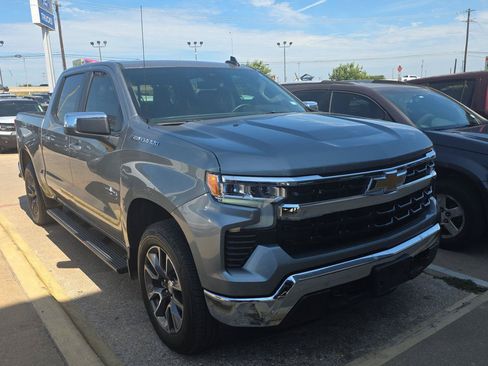 Used 2025 Chevrolet Silverado 1500 LT w/ Texas Edition Plus AWD/4WD image 4