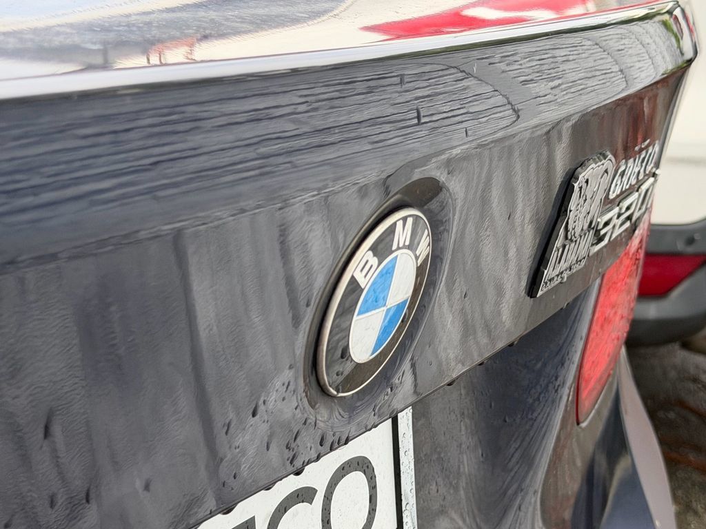 Used 2015 BMW 320i Sedan RWD image 11