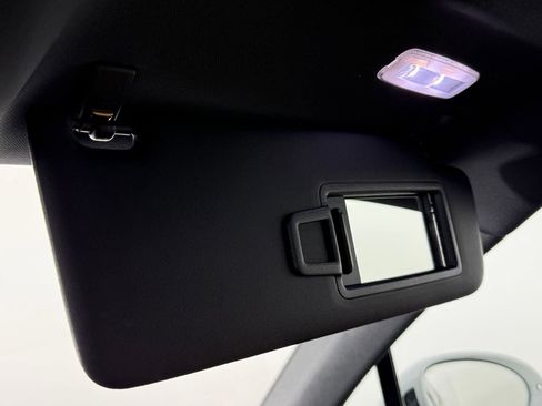 New 2026 Porsche Macan image 26