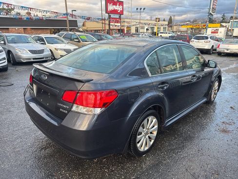 Used 2010 Subaru Legacy 2.5i Limited image 3