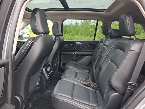 Certified 2023 Lincoln Aviator Reserve w/ Elements Package Plus AWD/4WD image 11