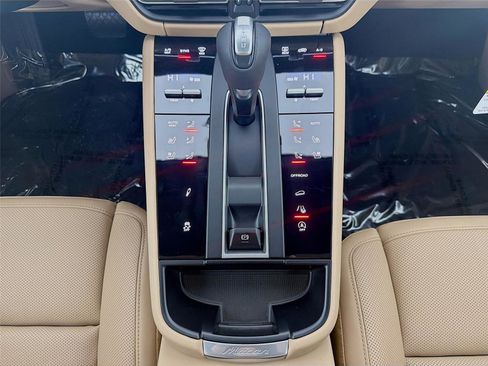 New 2026 Porsche Macan Turbo image 19