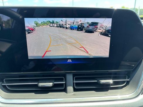 Used 2024 Chevrolet Trax LT w/ Driver Confidence Package FWD image 19
