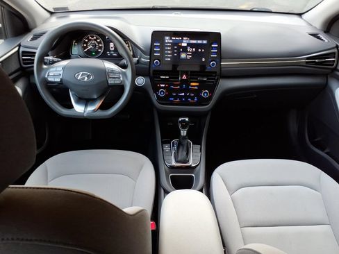 Used 2022 Hyundai Ioniq Blue FWD image 17