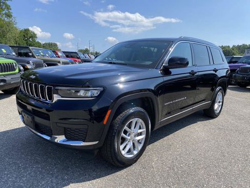Certified 2023 Jeep Grand Cherokee L Laredo w/ Luxury Tech Group I AWD/4WD image 9