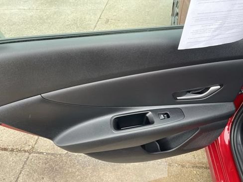 Used 2025 Hyundai Elantra Limited FWD image 12