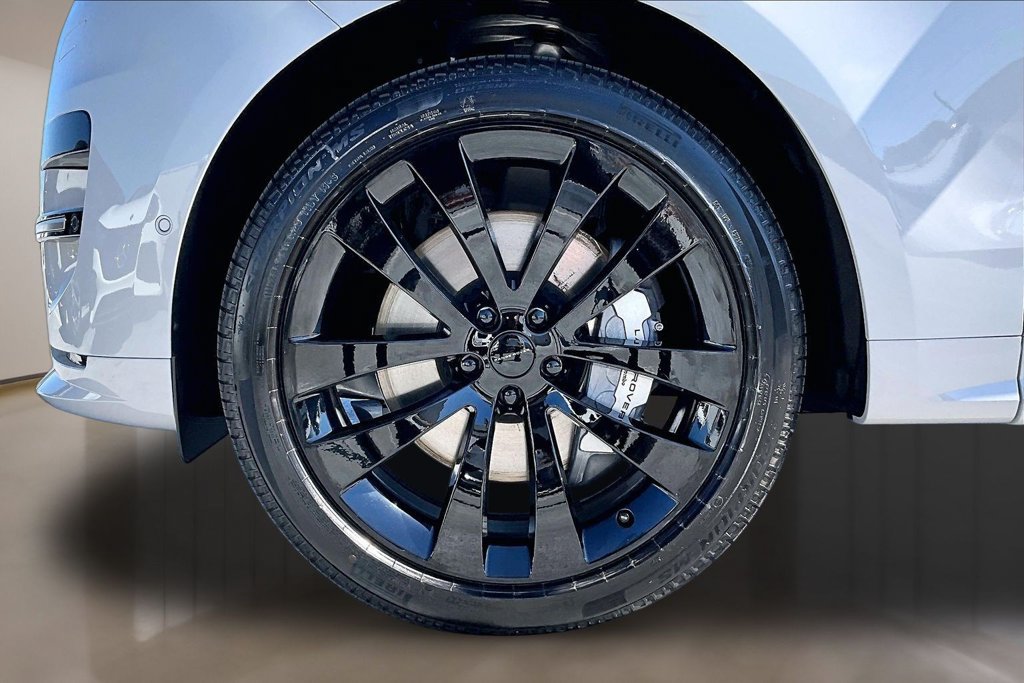 New 2027 Land Rover Range Rover Sport Dynamic SE AWD/4WD image 13
