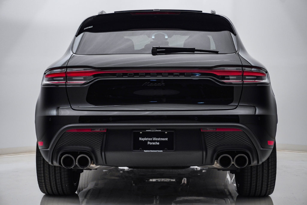 Certified 2026 Porsche Macan AWD/4WD image 10