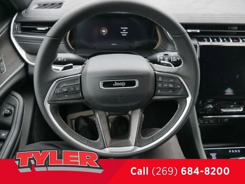 New 2025 Jeep Grand Cherokee Limited AWD/4WD image 28