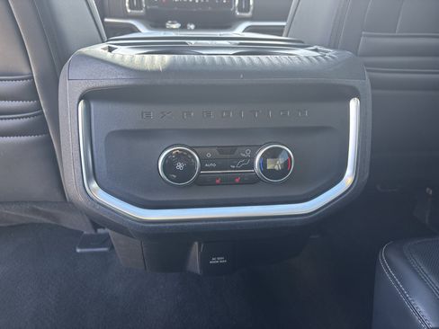 Used 2025 Ford Expedition Max Platinum image 35