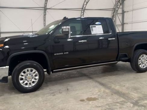 Used 2025 Chevrolet Silverado 2500 LTZ w/ LTZ Convenience Package image 6