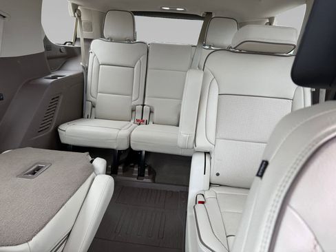 Used 2021 GMC Yukon Denali w/ Denali Premium Package image 13