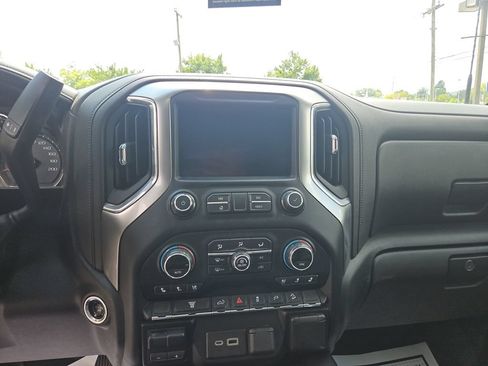Used 2020 Chevrolet Silverado 2500 LTZ w/ LTZ Convenience Package AWD/4WD image 19