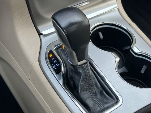 Used 2019 Jeep Grand Cherokee Limited w/ Luxury Group II image 24