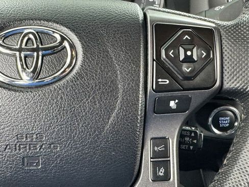 Used 2022 Toyota Tacoma TRD Off-Road AWD/4WD image 21