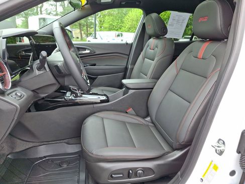 New 2026 Chevrolet Trax RS w/ Sunroof Package FWD image 14