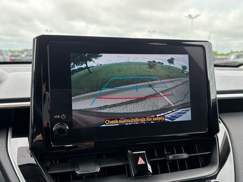 Used 2024 Toyota Corolla Cross LE FWD image 10