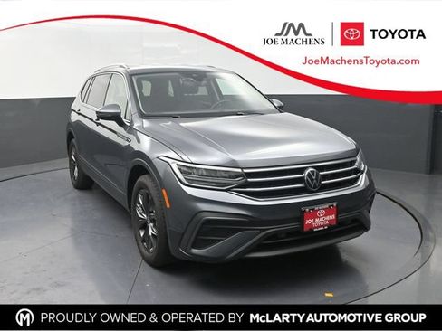 Used 2024 Volkswagen Tiguan SE AWD/4WD image 1