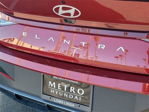 Used 2025 Hyundai Elantra Sport image 22