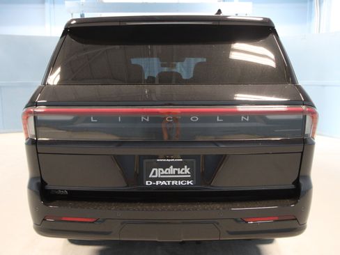New 2026 Lincoln Navigator Reserve AWD/4WD image 33