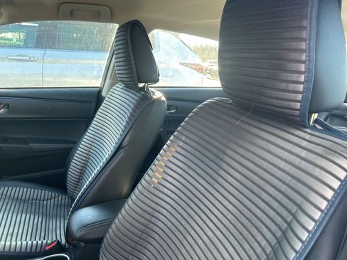 Used 2017 Toyota Corolla SE image 9