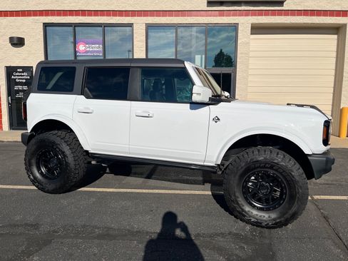 Used 2022 Ford Bronco Outer Banks AWD/4WD image 13