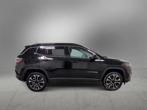 Certified 2022 Jeep Compass Limited image 9