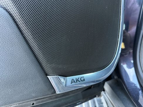 Used 2023 Cadillac Escalade Sport w/ LPO, ONYX Package image 31