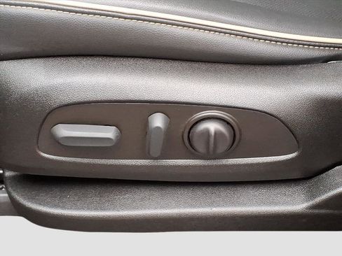 Used 2023 Chevrolet Traverse Premier w/ Redline Edition image 17