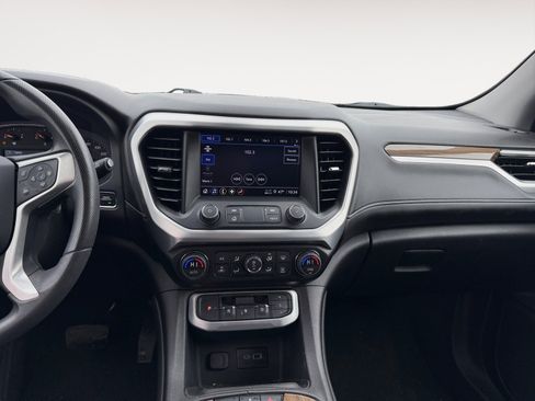 Used 2023 GMC Acadia SLE w/ Driver Convenience Package image 11