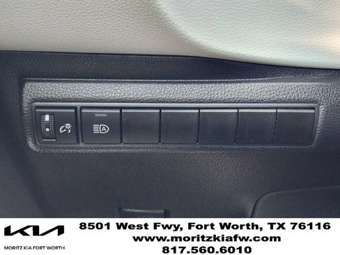 Used 2025 Toyota Corolla SE FWD image 21