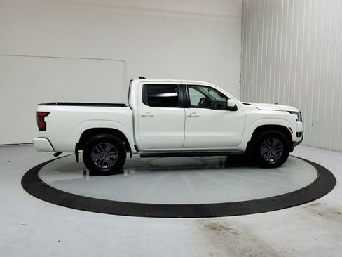 Used 2025 Nissan Frontier SV w/ SV Convenience Package image 8