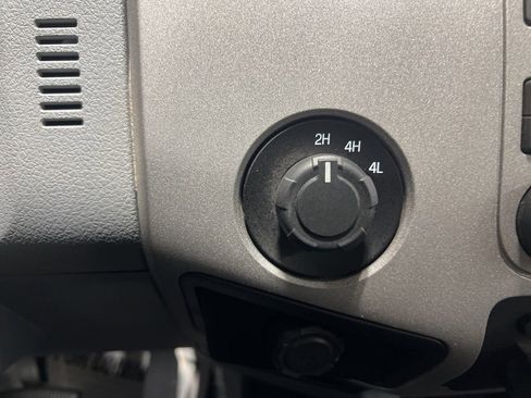 Used 2013 Ford F250 XLT w/ XLT Interior Pkg image 19