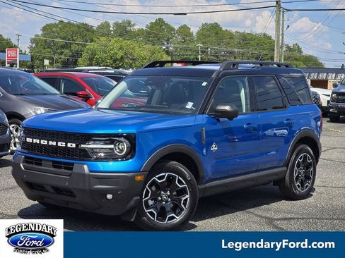 Used 2025 Ford Bronco Sport Outer Banks w/ Outer Banks Tech Package+ AWD/4WD image 1